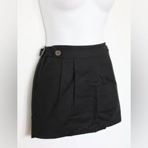 Armani Exchange black mini skirt front pleated. Size 0